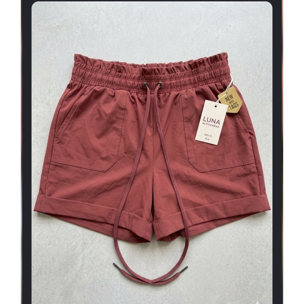 Luna Activewear Danskin Women Small Mauve Smocked Waist Hiking Shorts NWT